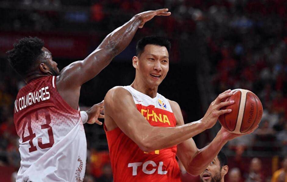 足球是中沙两国民众最喜爱的体育项目之一，我们愿同胜利俱乐部加强交流，推动中沙两国足球事业蓬勃发展。